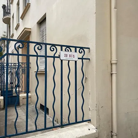 Chaleureux Proche De L'eglise Russe * Nice